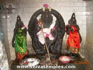 சங்கு, சக்கரத்துடன் காட்சி தரும் ஆறுமுகர்