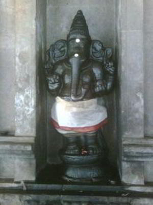 Vinayakar in the Garbhagriha Goshta