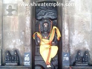 Dakshinamurthy in the Garbhagriha Goshta