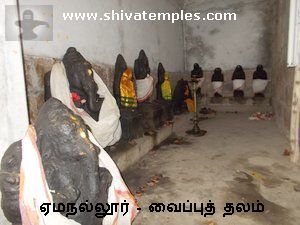 பிராகாரத்தில் சிலா உருவங்கள்